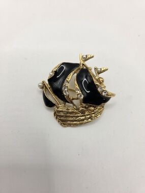 1577. Gold-Tone Black Sailboat Brooch with Rhinestones and Faux Pearls